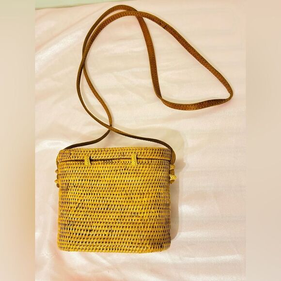 Authentic Woven Brown Wicker, Rattan, Straw Crossbody Shoulder Bag Flap - Picture 3 of 4